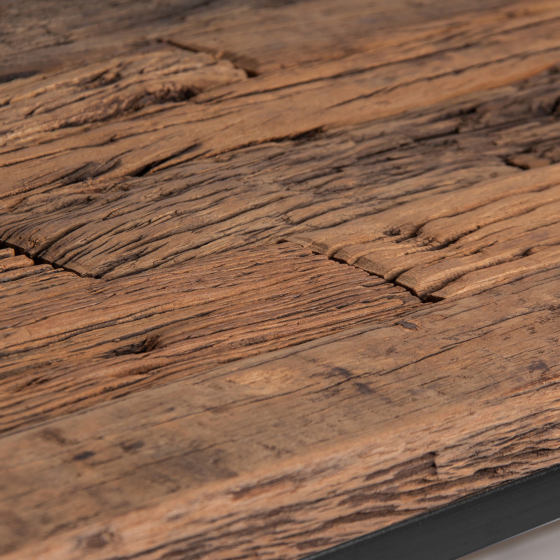 AKRON COFFEE TABLE